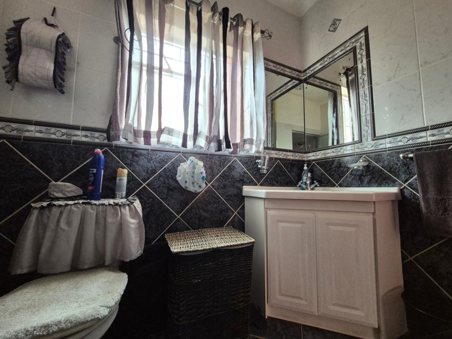 3 Bedroom Property for Sale in Manzil Park North West